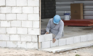 Oposição lista 30 obras paralisadas no RN e cobra explicações do Governo Fátima