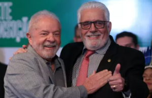 Ministro do PT diz que Lula deveria tirar Jaques Wagner da liderança do governo
