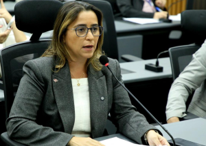Samanda diz que Rafael faz parte do “Time de Lula”, mas não sabe explicar por que aliado foi barrado em palco de evento com o presidente no RN