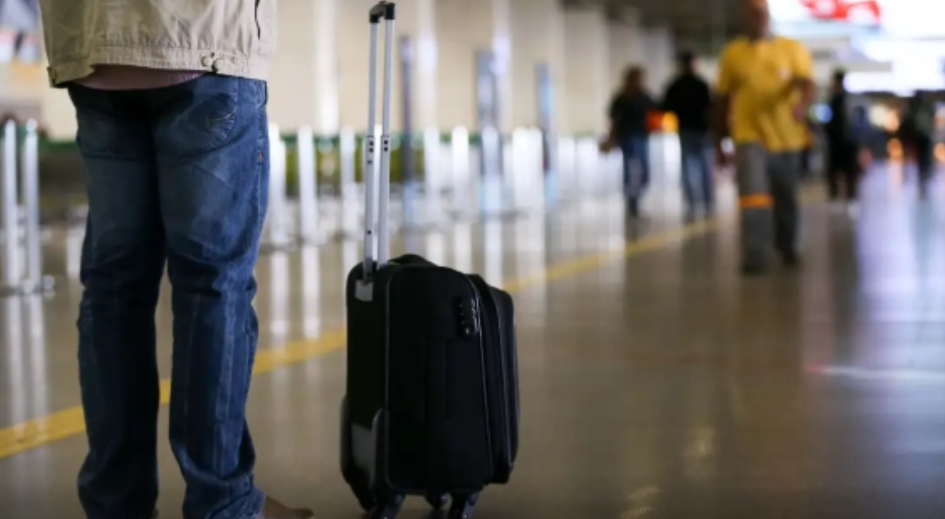 PASSAGEM MAIS CARA? Governo reajusta tarifas de aeroportos e teto de embarque sobe
