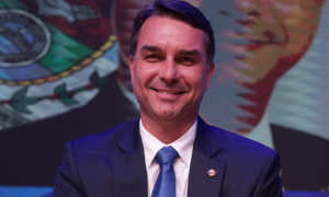 Flávio Bolsonaro lança Brasil Por Elas, o maior plano de inclusão digital, proteção e apoio financeiro para as mulheres brasileiras